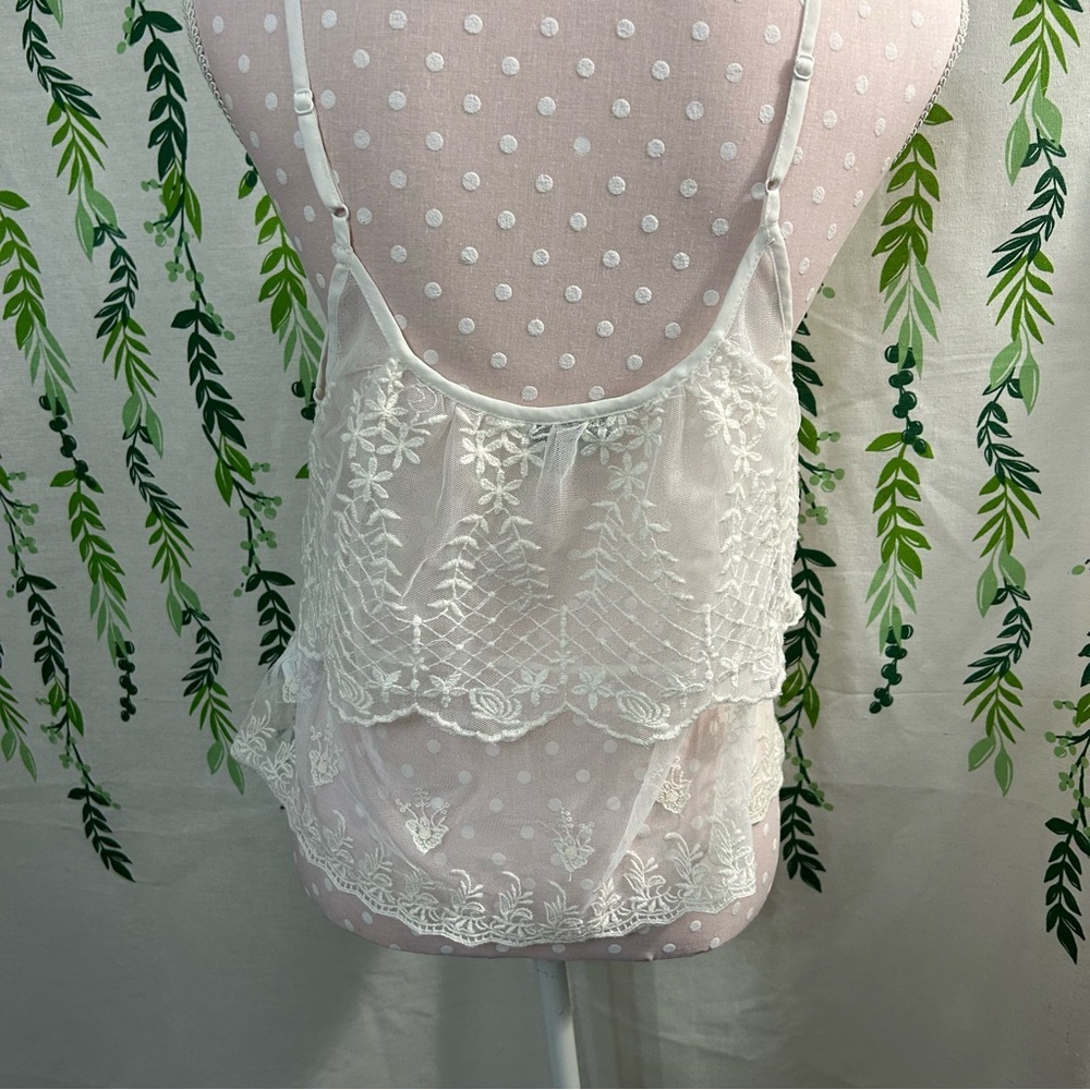 American Eagle Outfitters White Lace Camisole A3 - Picture 3 of 4